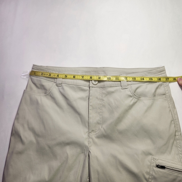 ⭐️Eddie Bauer Rainer Tech Capris – Women’s Size 10 – Beige Hiking / Travel - Picture 10 of 12